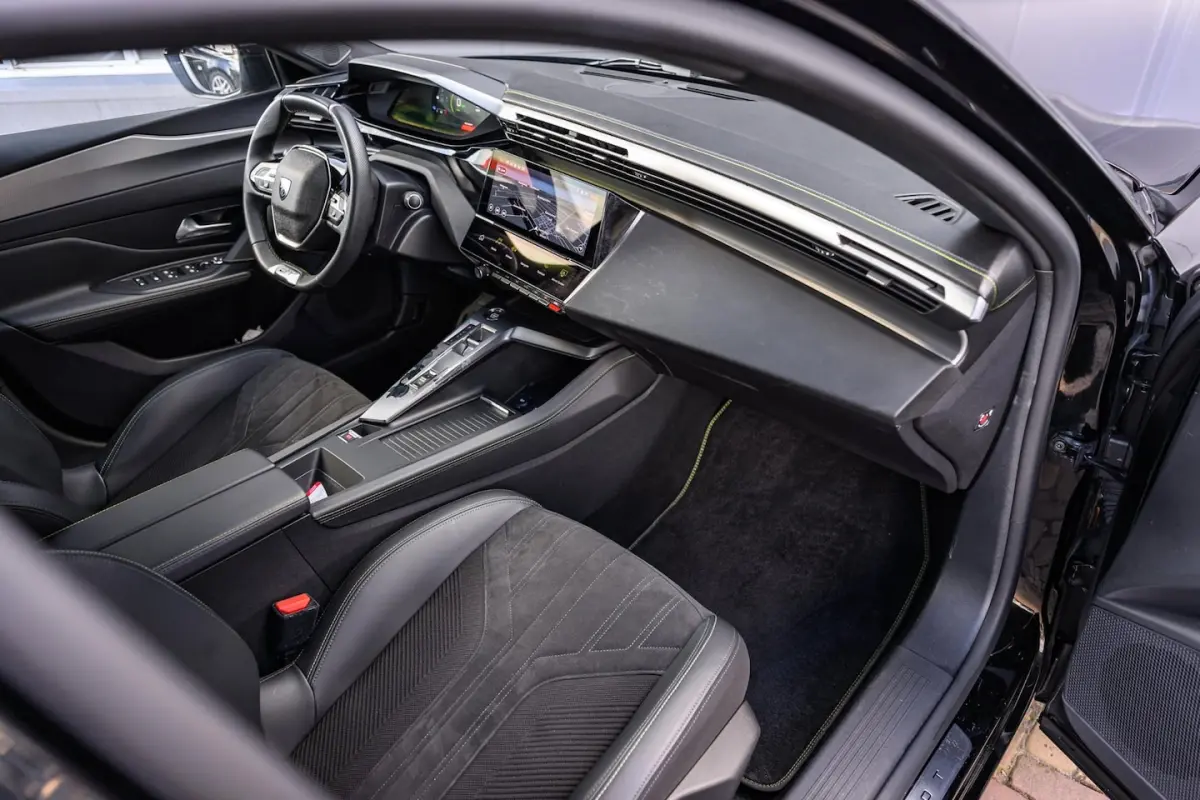 1.6 HYbrid GT 180 EAT8|Car-Play|Camera|191 PK