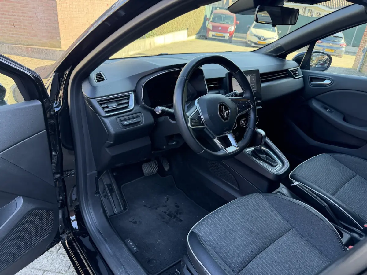 1.6 E-Tech Hybrid 140 Intens