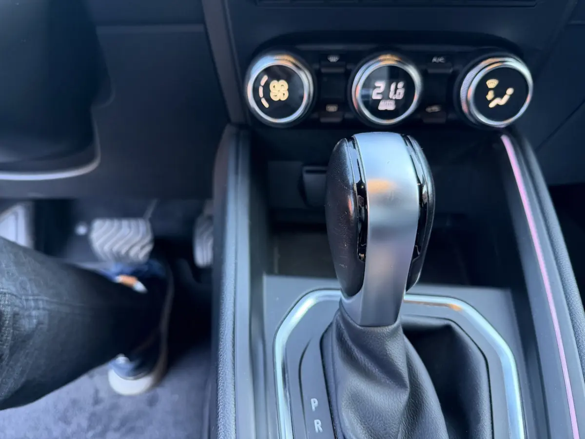 1.6 E-Tech Hybrid 140 Intens