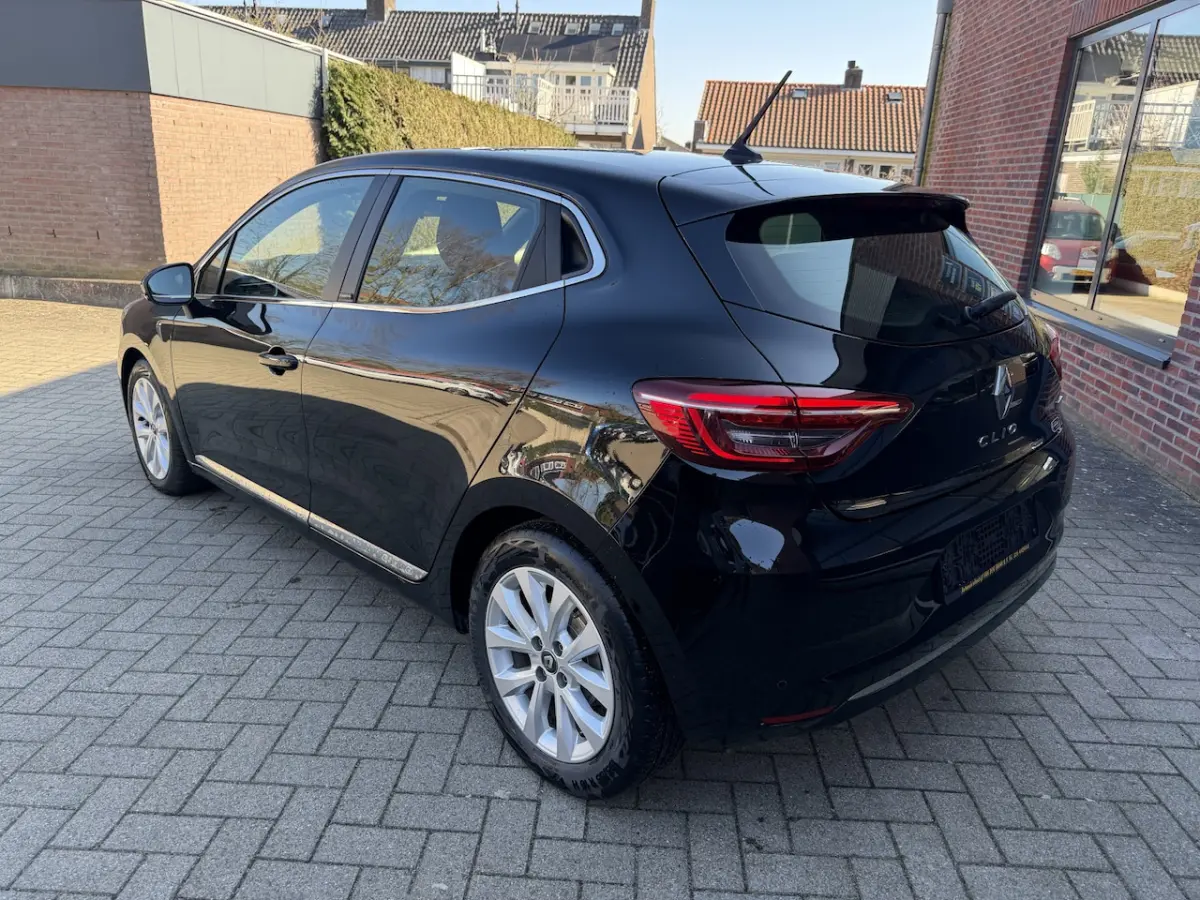 1.6 E-Tech Hybrid 140 Intens