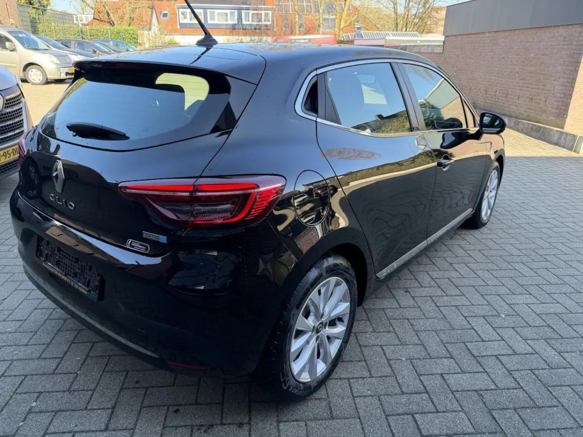 1.6 E-Tech Hybrid 140 Intens