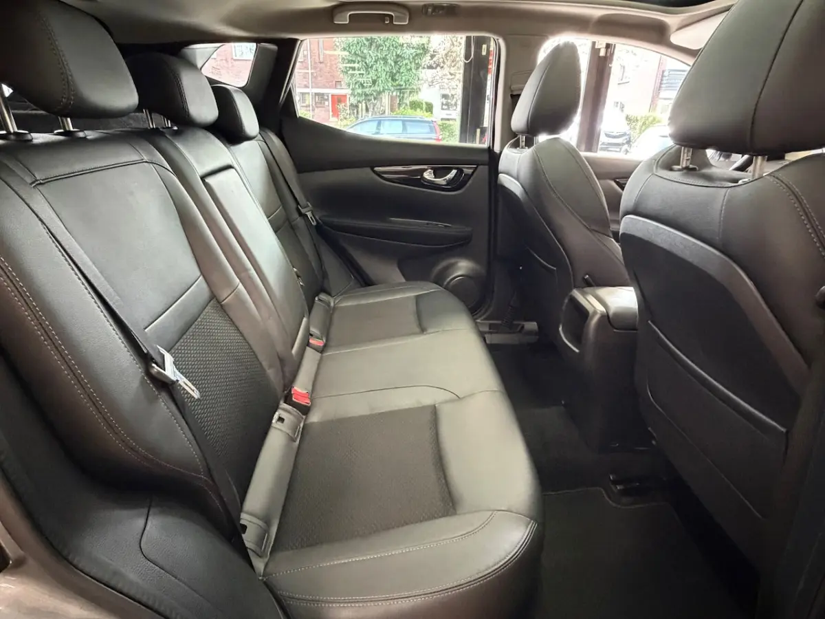 1.2 N-Connecta PANORAMADAK CAMERA PDC LEDER KEYLESS-GO STOELVERWARMING LANE ASSIST START/S
