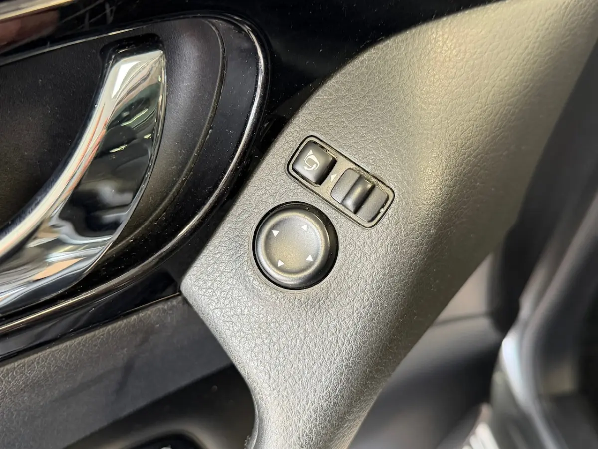 1.2 N-Connecta PANORAMADAK CAMERA PDC LEDER KEYLESS-GO STOELVERWARMING LANE ASSIST START/S