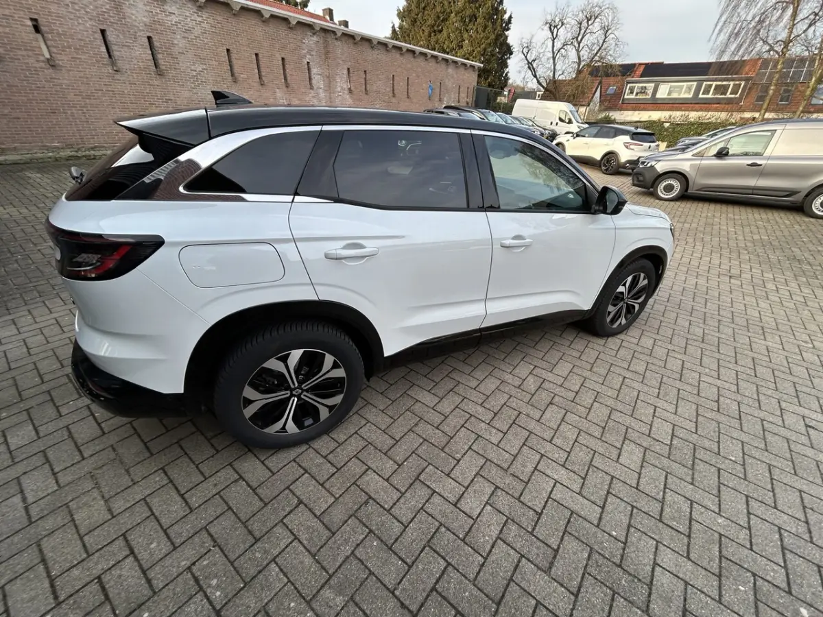 1.2 E-Tech full hybrid 200 techno/Pack winter