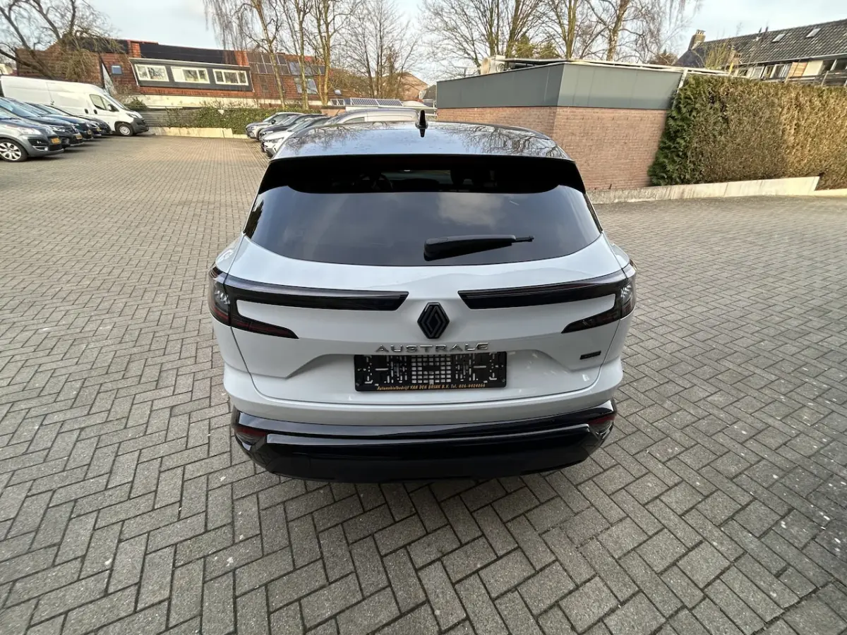 1.2 E-Tech full hybrid 200 techno/Pack winter