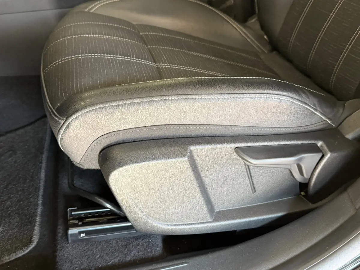1.2 E-Tech full hybrid 200 techno AUT. APPLE CARPLAY CAMERA CRUISE PDC VIRTUAL COCKPIT