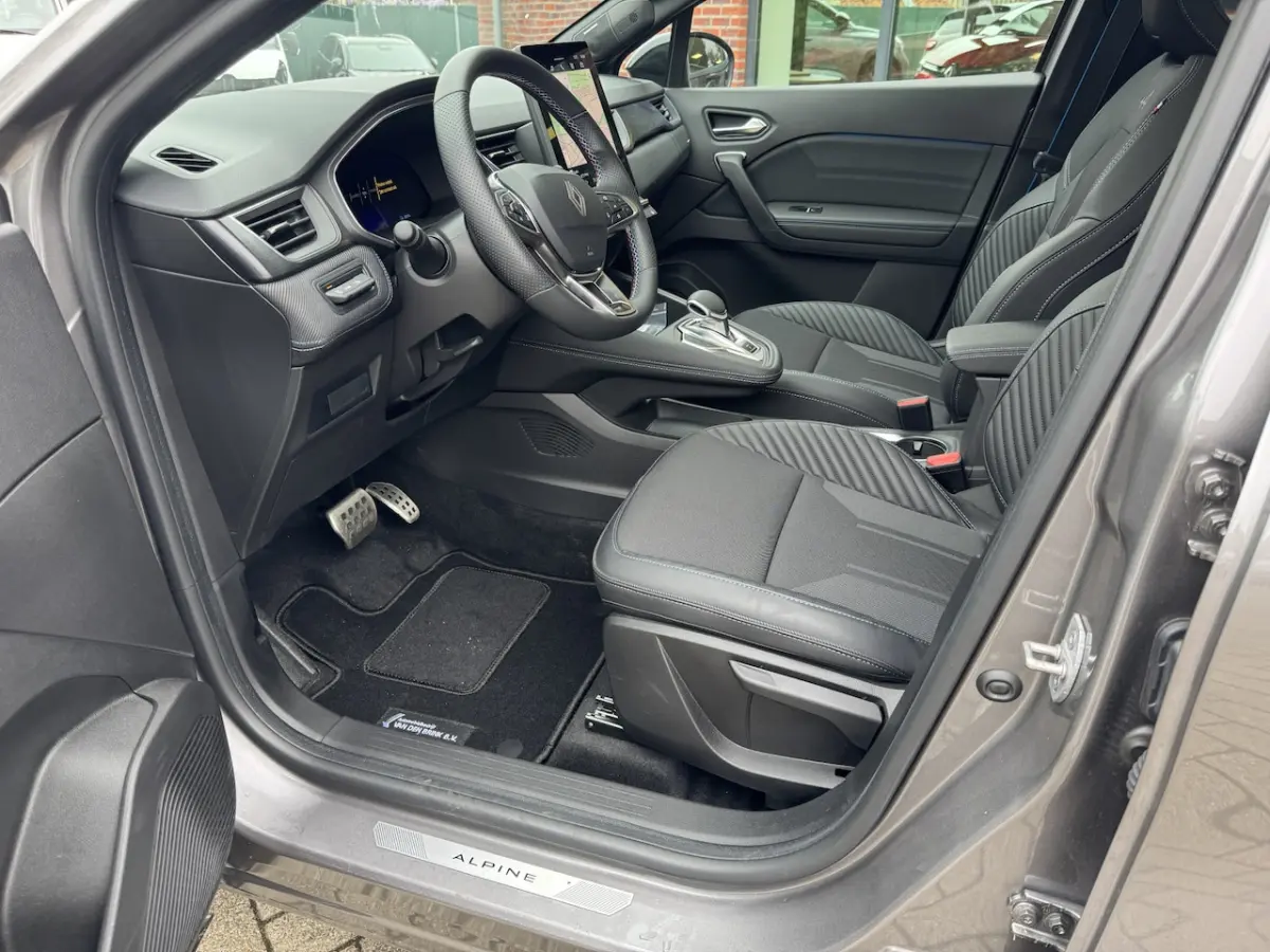 1.6 E-Tech full hybrid 145 esprit Alpine PANODAK/ HARMAN EN KARDON/ADAPTIEVE CRUIS CONTROL