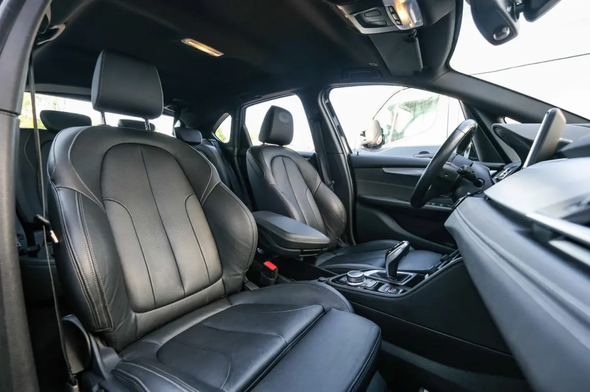 218i Business Edition Plus|M-Sport|Leer|Navi|