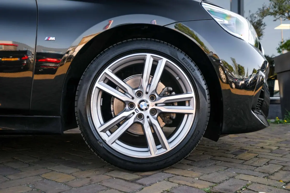 218i Business Edition Plus|M-Sport|Leer|Navi|