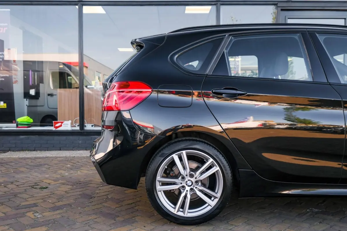 218i Business Edition Plus|M-Sport|Leer|Navi|