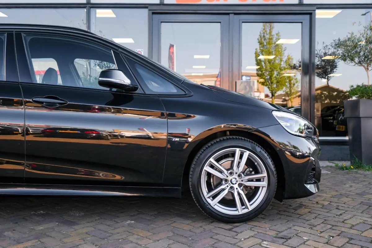 218i Business Edition Plus|M-Sport|Leer|Navi|