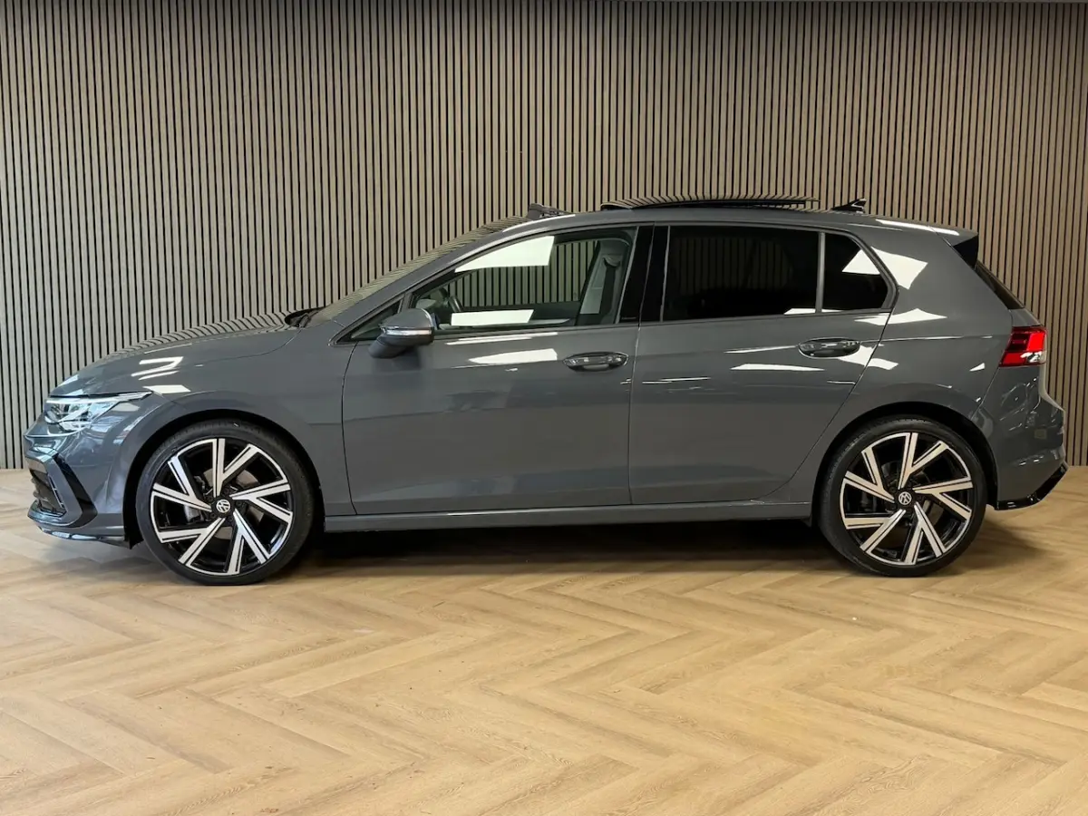 2.0 TDI R-Line Business AUT. PANO TREKHAAK ACC PDC VOOR EN ACHTER CAMERA NAVI STOELVERWAMI