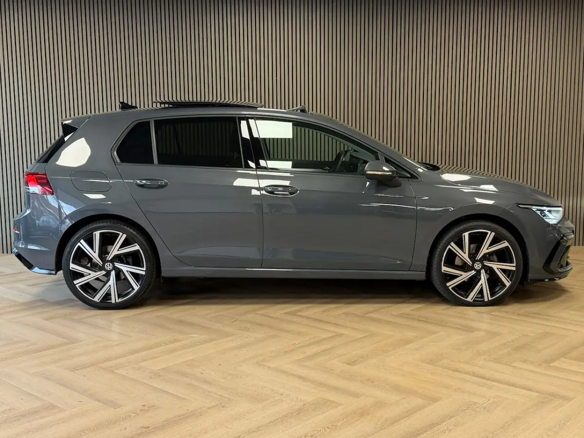 2.0 TDI R-Line Business AUT. PANO TREKHAAK ACC PDC VOOR EN ACHTER CAMERA NAVI STOELVERWAMI