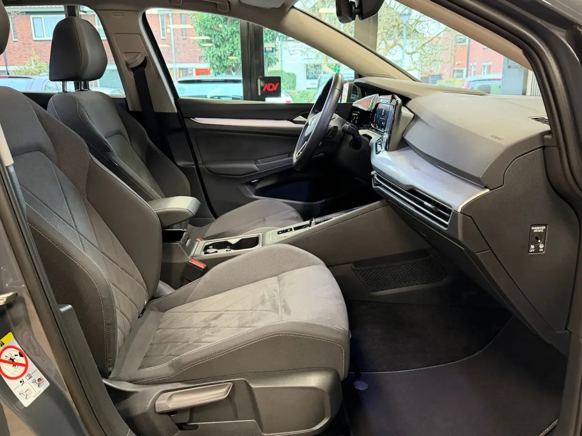 2.0 TDI R-Line Business AUT. PANO TREKHAAK ACC PDC VOOR EN ACHTER CAMERA NAVI STOELVERWAMI