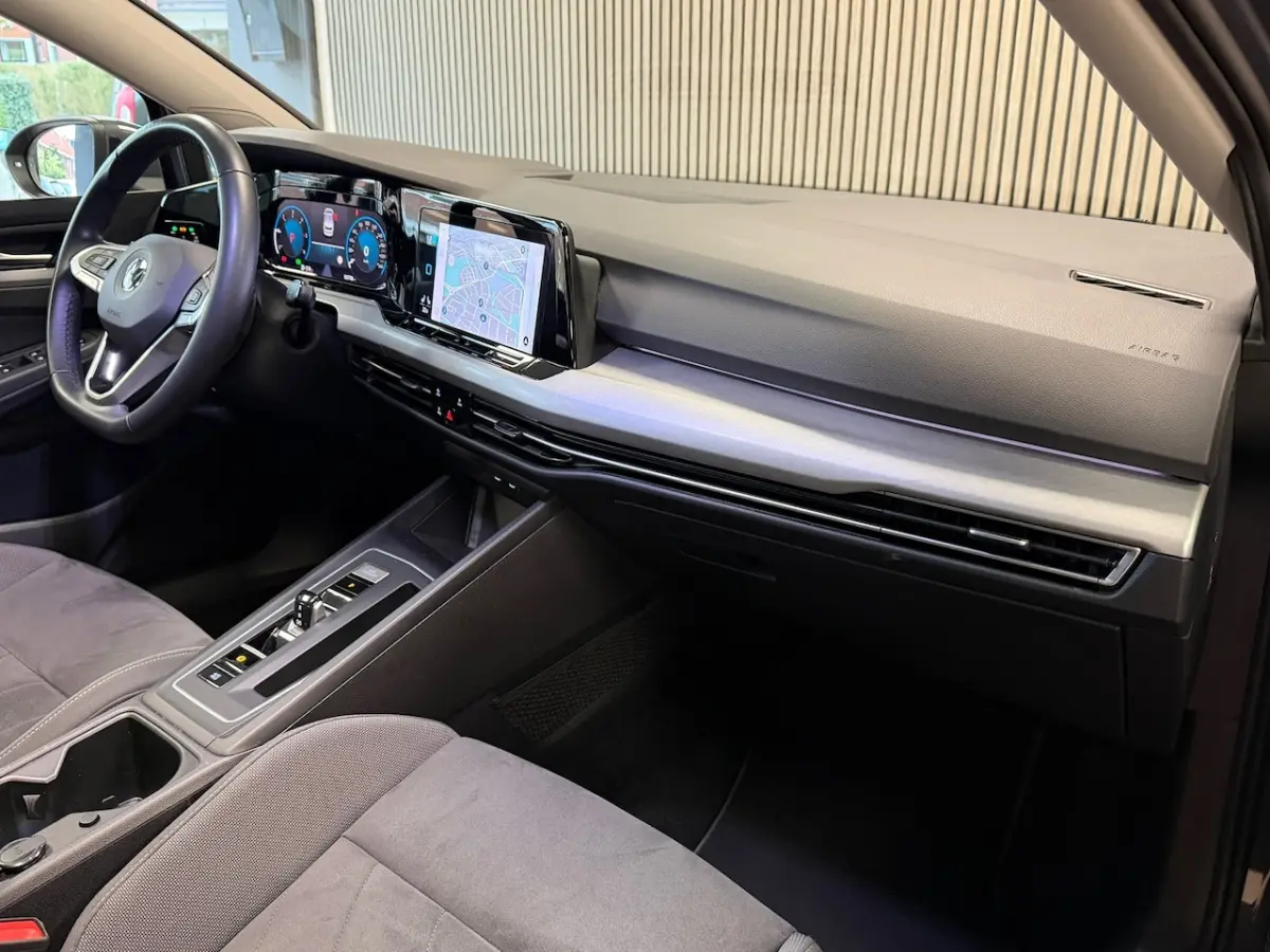 2.0 TDI R-Line Business AUT. PANO TREKHAAK ACC PDC VOOR EN ACHTER CAMERA NAVI STOELVERWAMI