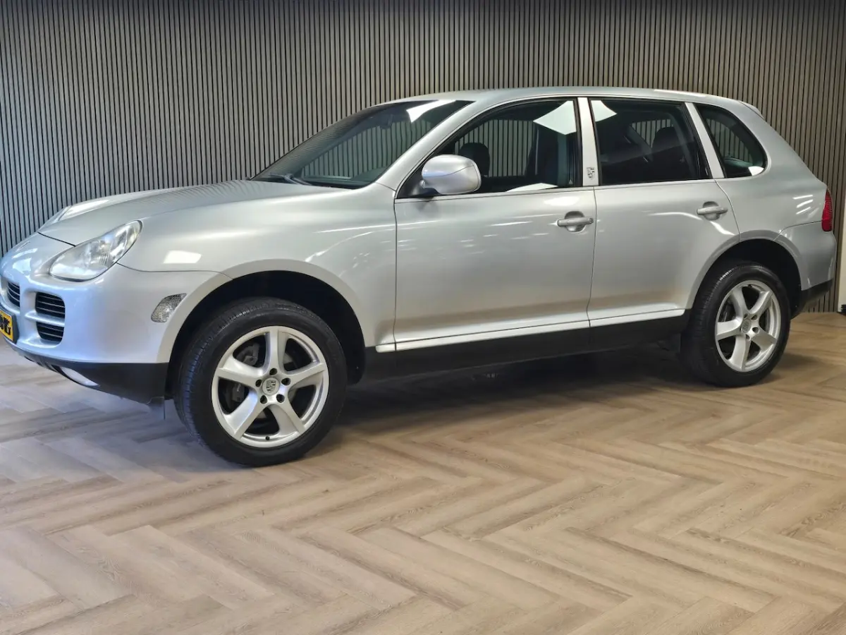 Porsche Cayenne 2004 Benzine Handgeschakeld leasen