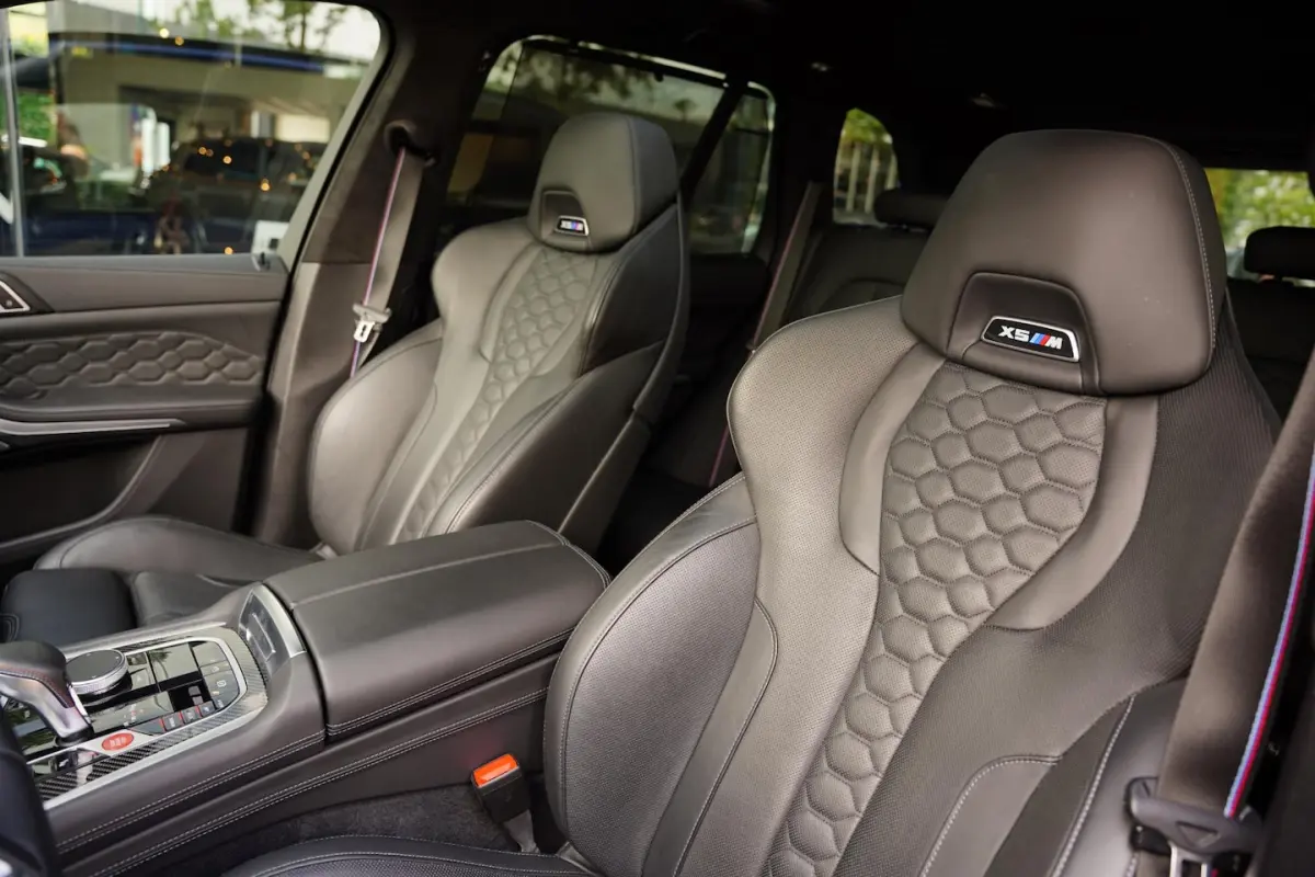 M Competition / NL-Auto / Bowers & Wilkins / Skylounge / Massage Stoelen