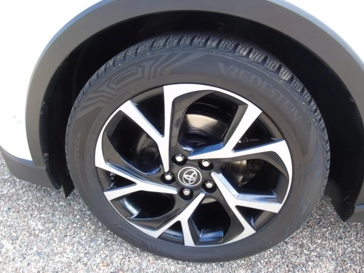 1.8i Hybride Edition - 2019 98DKM - Navi - Camera- Two Tone