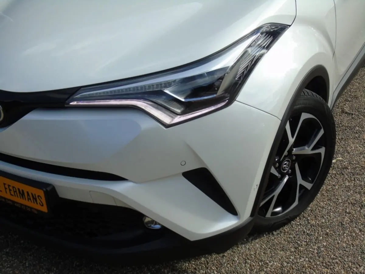 1.8i Hybride Edition - 2019 98DKM - Navi - Camera- Two Tone
