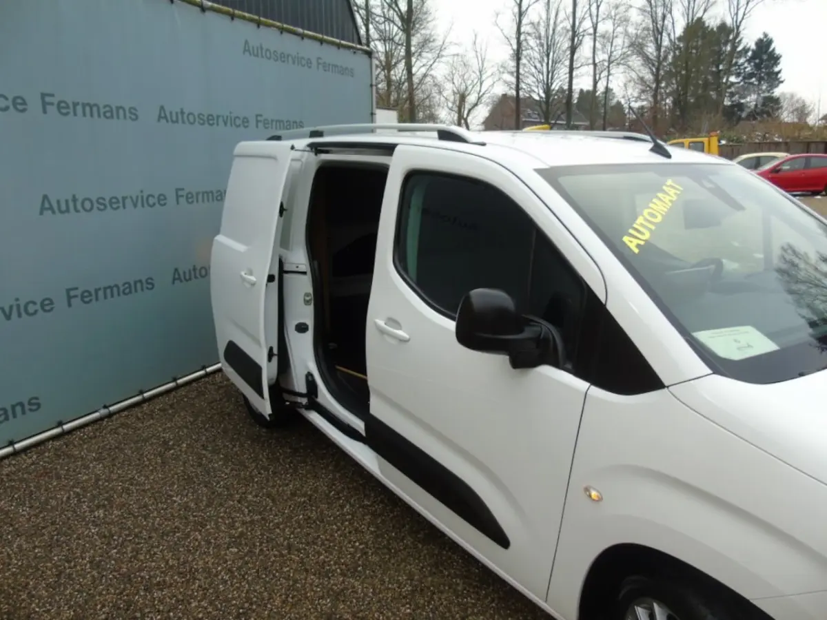 Berlingo 2L Lang 1.5 130PK - Navi - PDC - 360 Camera - Bomvoll