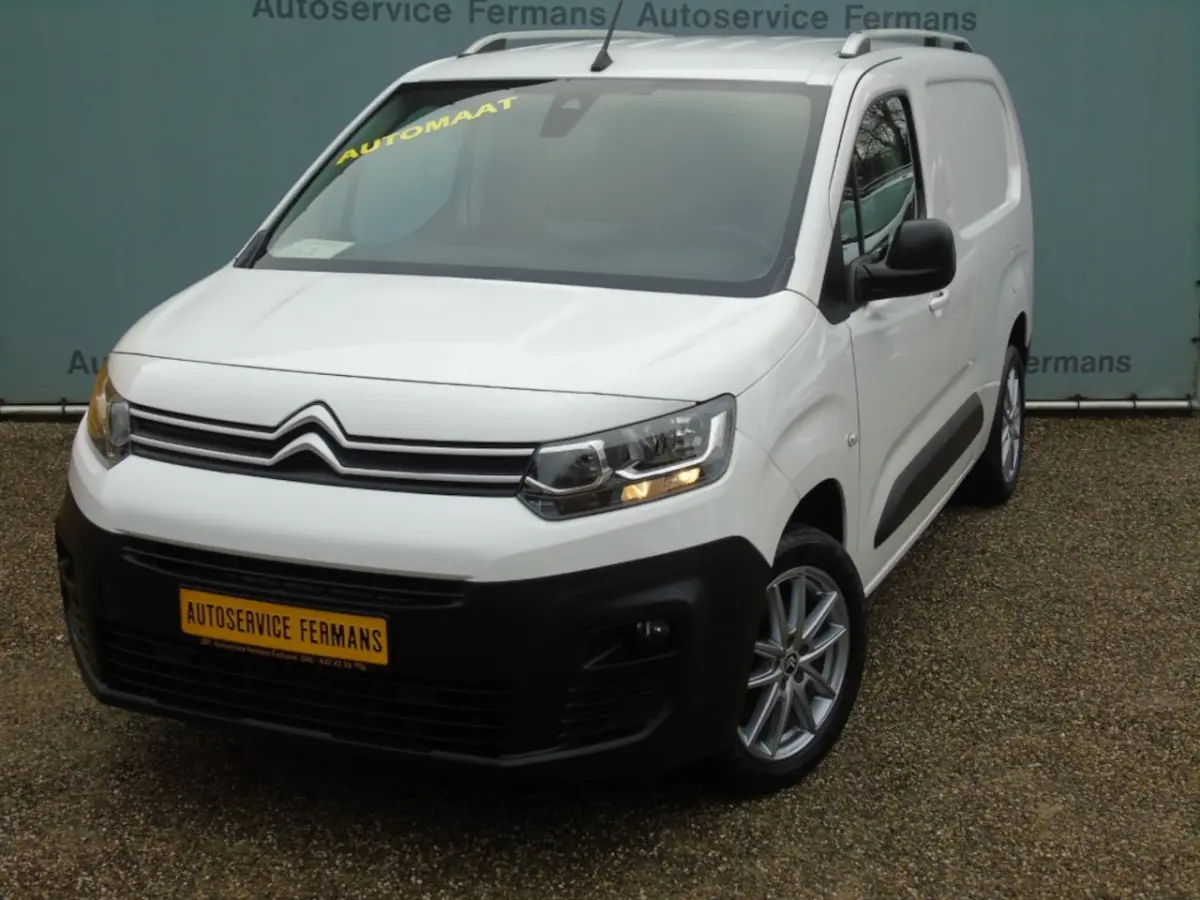 Berlingo 2L Lang 1.5 130PK - Navi - PDC - 360 Camera - Bomvoll