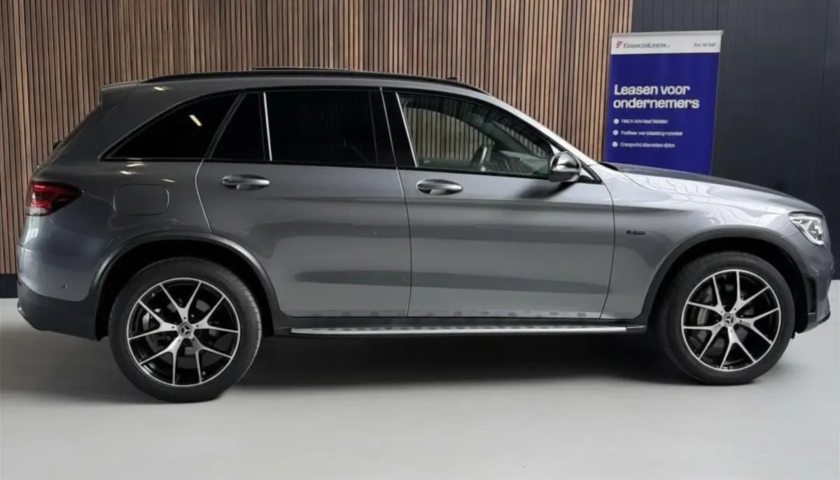 300e 4MATIC AMG PANO MEMORY BURMESTER TREKHAAK LED