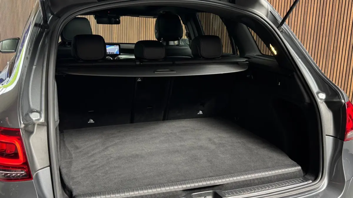 300e 4MATIC AMG PANO MEMORY BURMESTER TREKHAAK LED