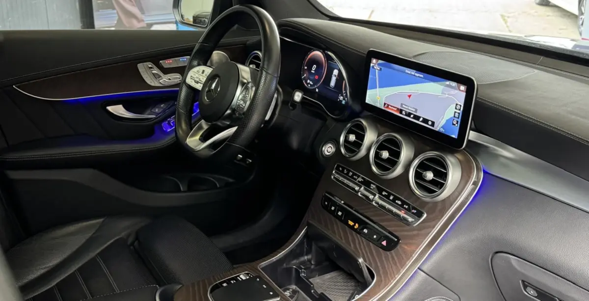 300e 4MATIC AMG PANO MEMORY BURMESTER TREKHAAK LED