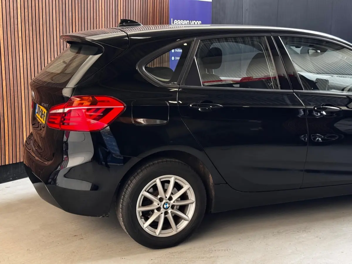 218i LCI High Executive AUTOMAAT PDC GARANTIE