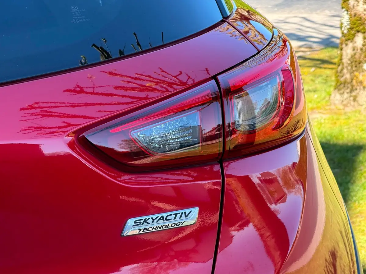 2.0 SkyActiv-G 120 TS+ Leder HUD Navi Clima