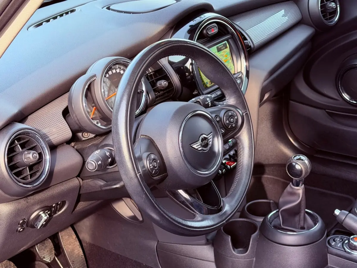 1.5 Business Panoramadak Navi