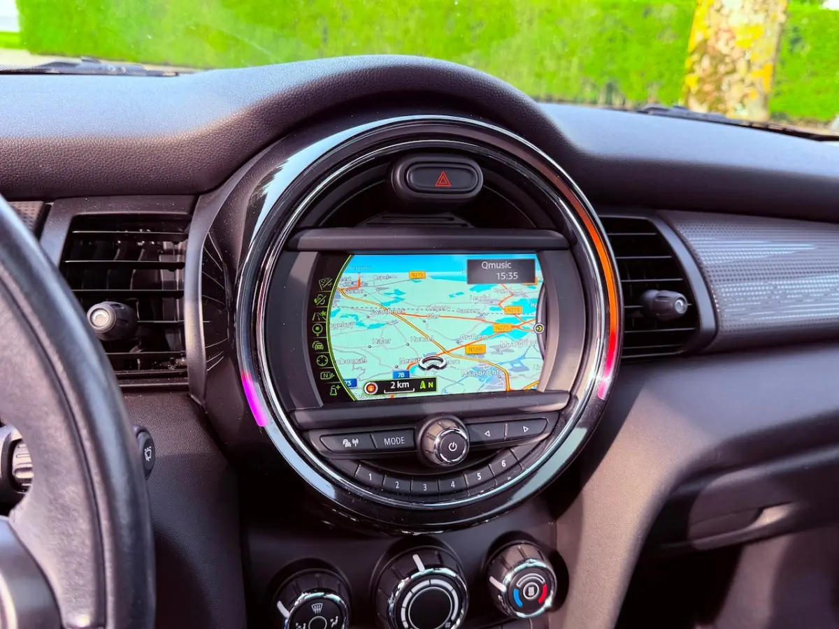 1.5 Business Panoramadak Navi