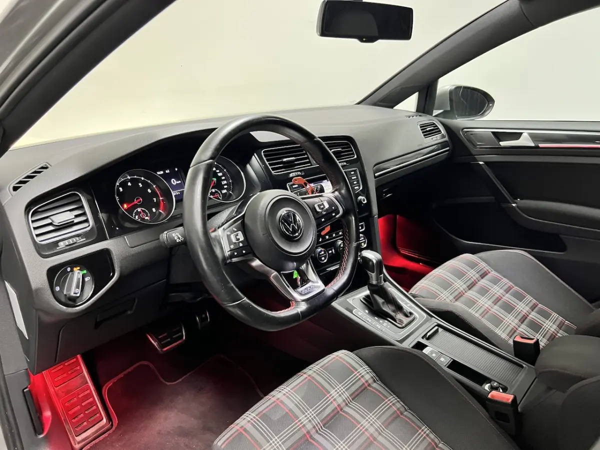 2.0 TSI GTI 310PK | CARPLAY | KLEPSYSTEEM | EIBACH | STOELVERWARMING | PARKEERSENSOREN |