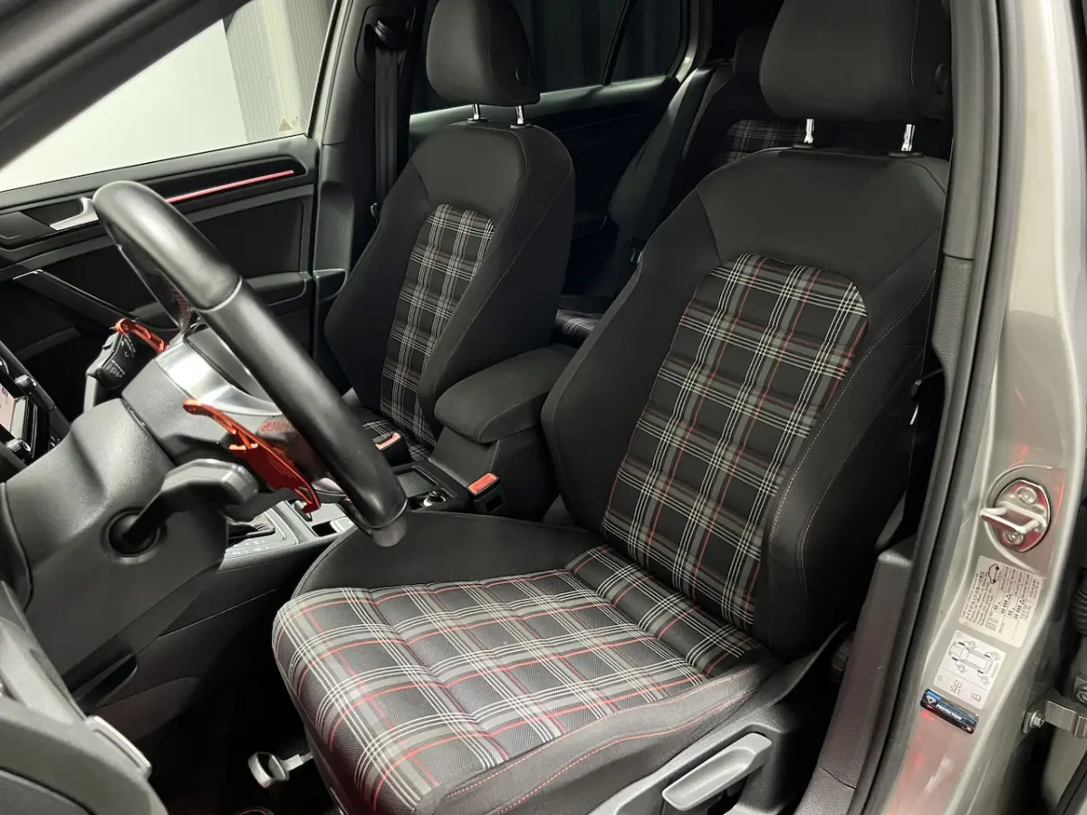 2.0 TSI GTI 310PK | CARPLAY | KLEPSYSTEEM | EIBACH | STOELVERWARMING | PARKEERSENSOREN |