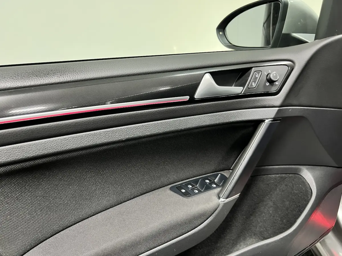 2.0 TSI GTI 310PK | CARPLAY | KLEPSYSTEEM | EIBACH | STOELVERWARMING | PARKEERSENSOREN |