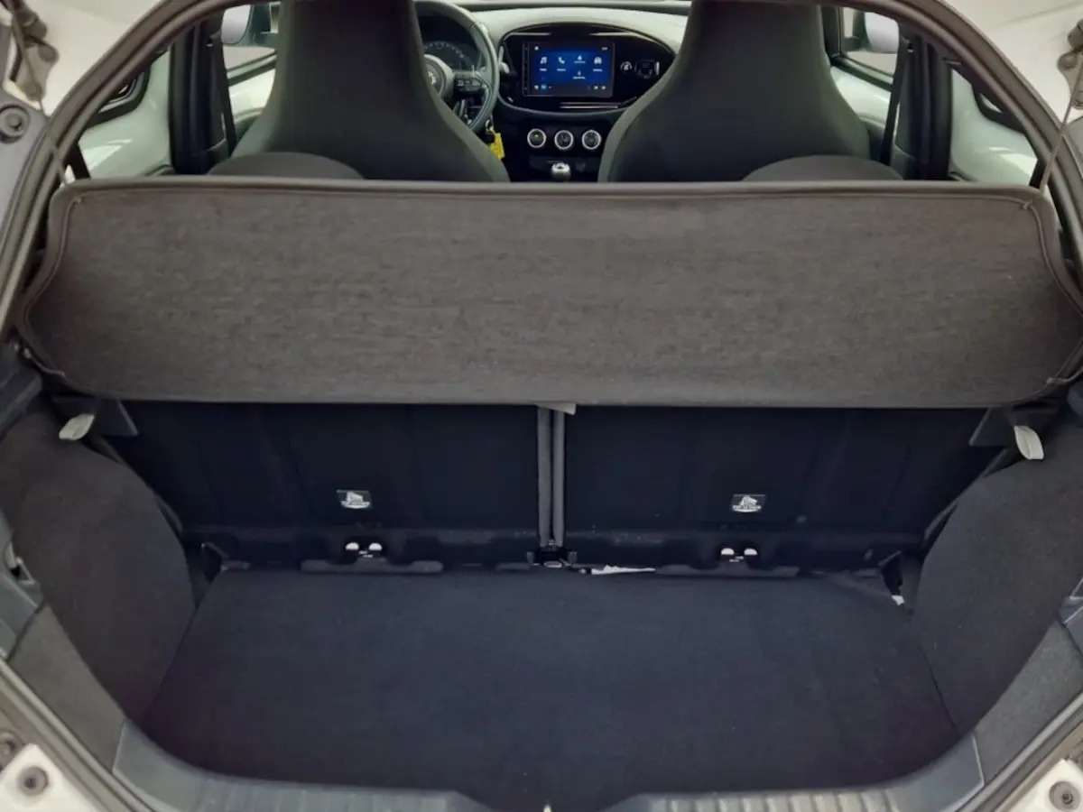 1.0 VVT-i MT Play NL Auto - Groot Scherm - Carplay