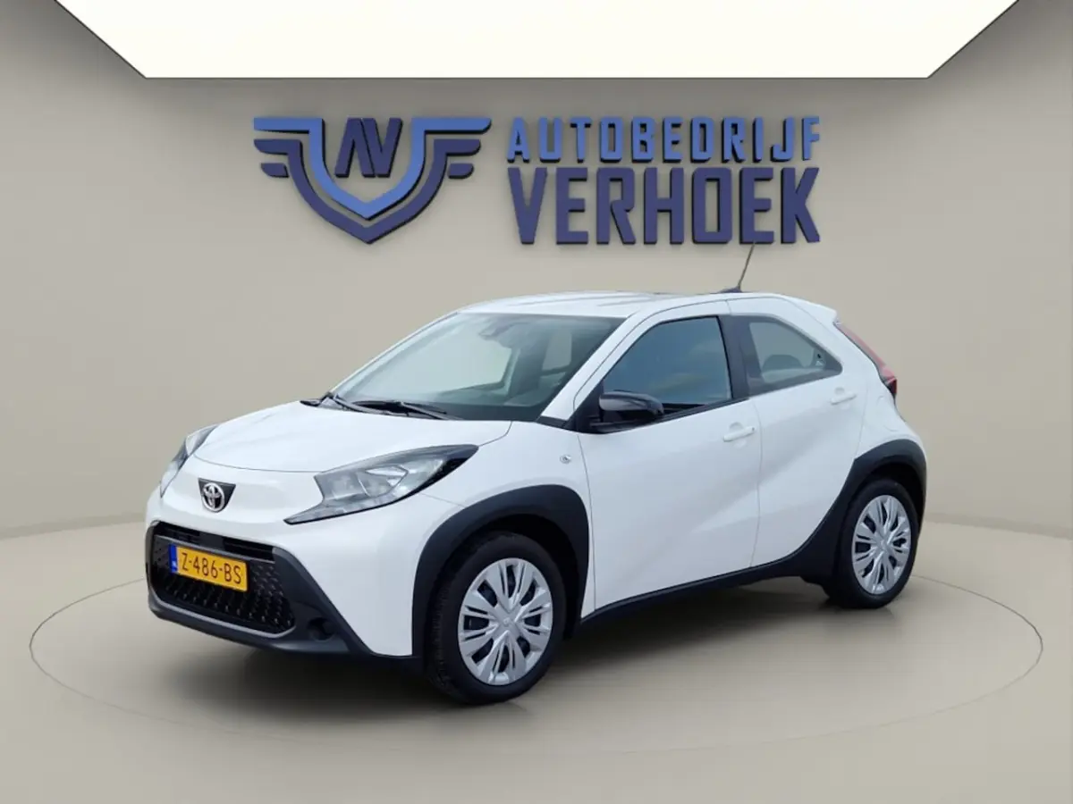 1.0 VVT-i MT Play NL Auto - Groot Scherm - Carplay