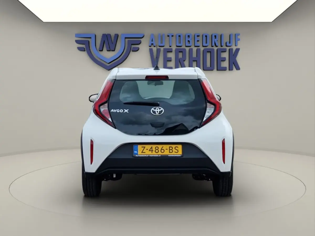 1.0 VVT-i MT Play NL Auto - Groot Scherm - Carplay