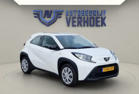1.0 VVT-i MT Play NL Auto - Groot Scherm - Carplay