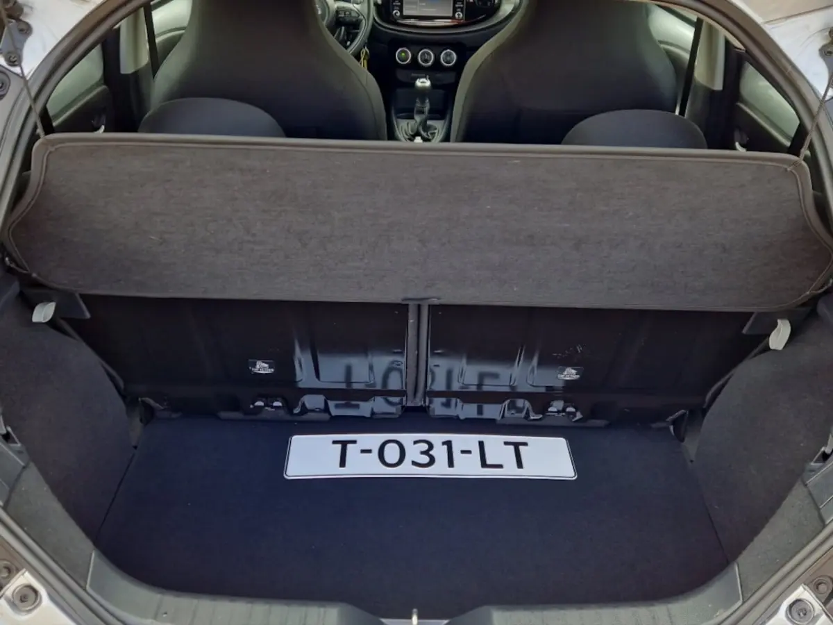 1.0 VVT-i MT Play Trekhaak - NL Auto - Carplay