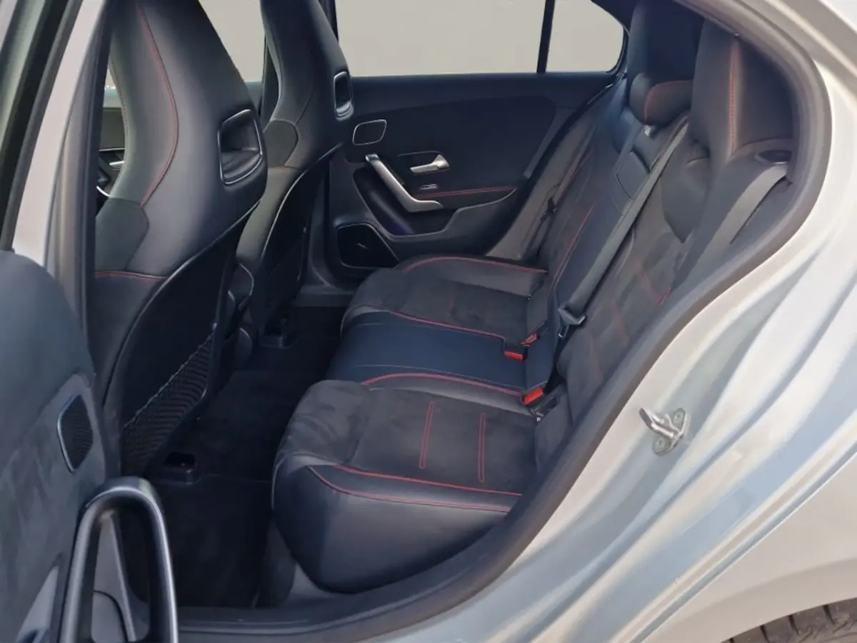 250 e AMG Burmester - Sfeerverlichting - Carplay