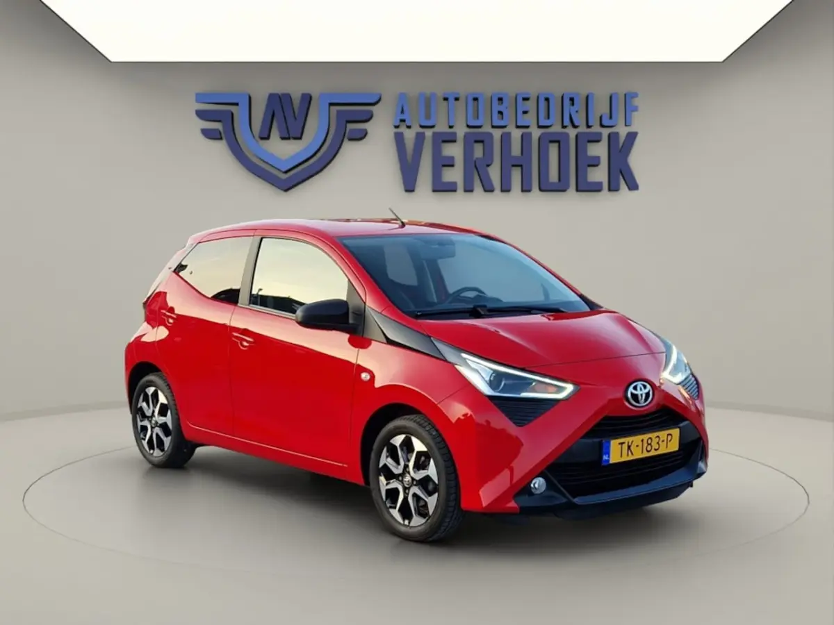 1.0 VVT-i x-first NL Auto - Carplay - Camera