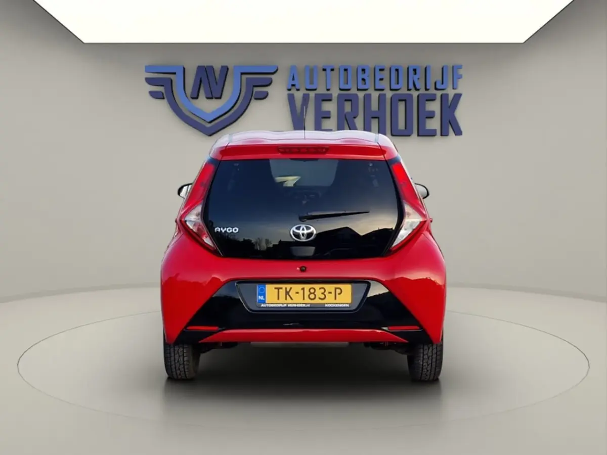 1.0 VVT-i x-first NL Auto - Carplay - Camera