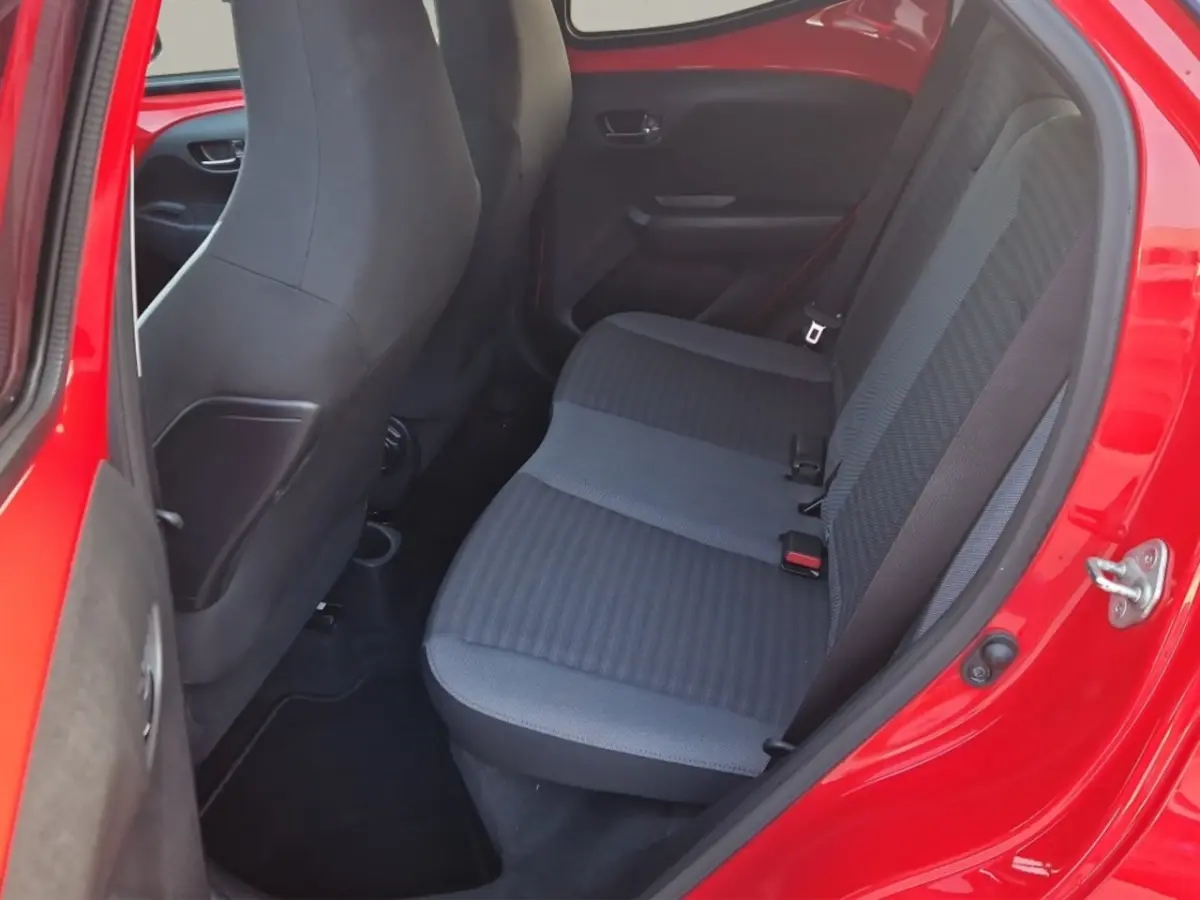 1.0 VVT-i x-first NL Auto - Carplay - Camera