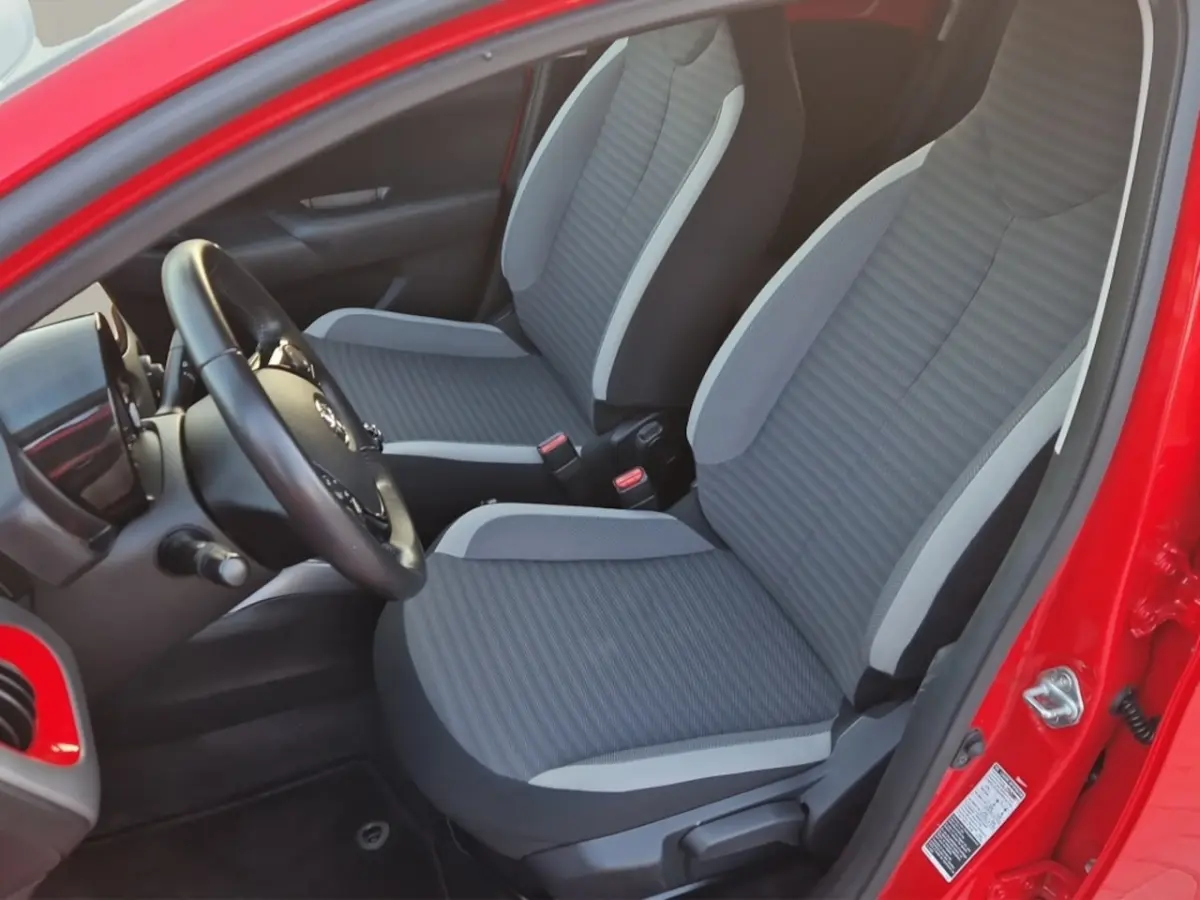 1.0 VVT-i x-first NL Auto - Carplay - Camera