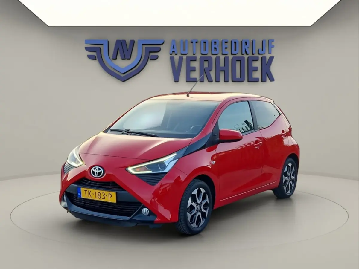 1.0 VVT-i x-first NL Auto - Carplay - Camera