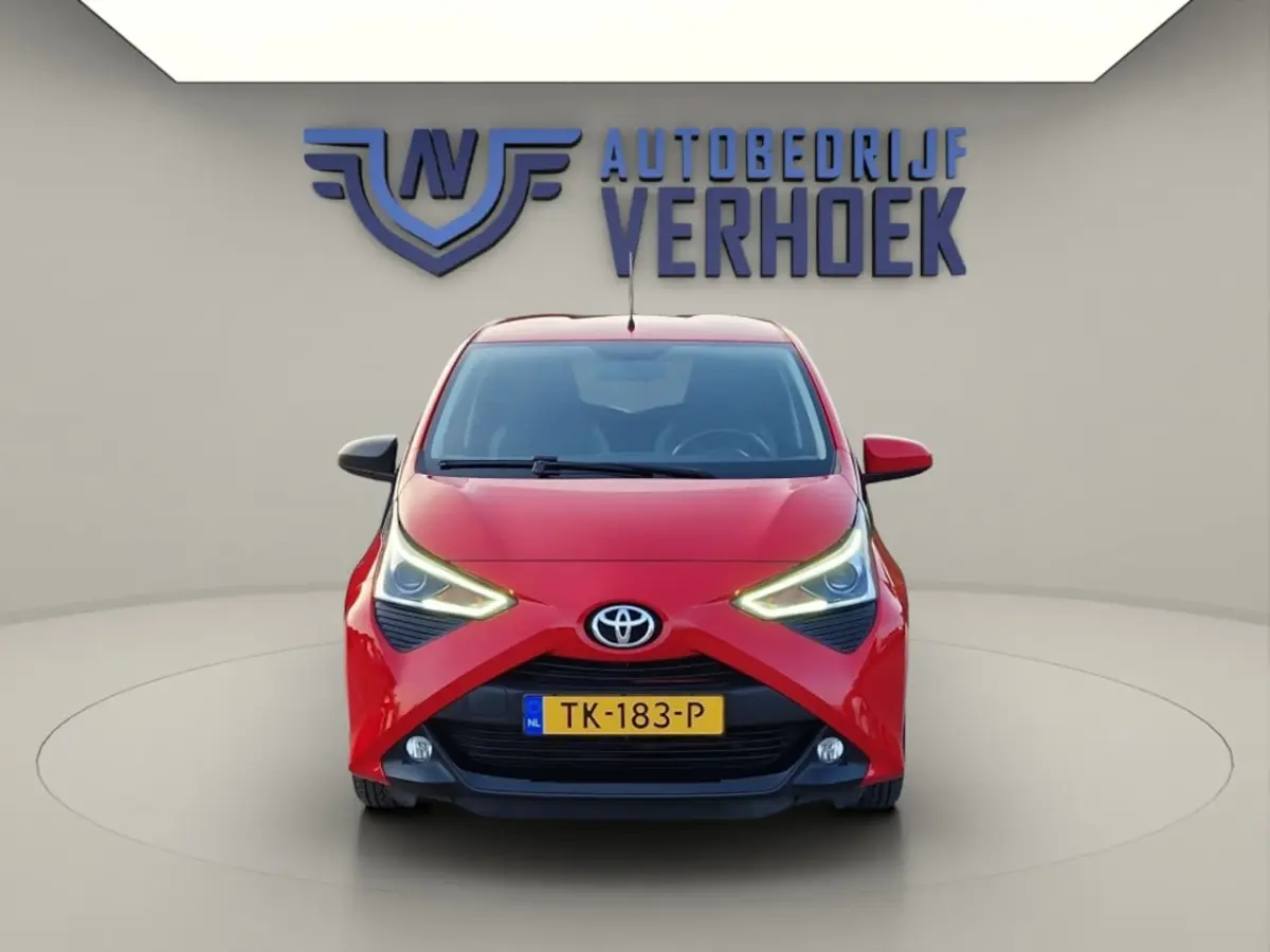 1.0 VVT-i x-first NL Auto - Carplay - Camera