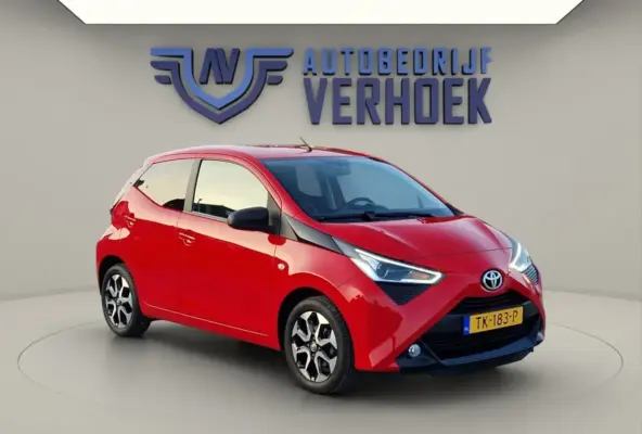 1.0 VVT-i x-first NL Auto - Carplay - Camera