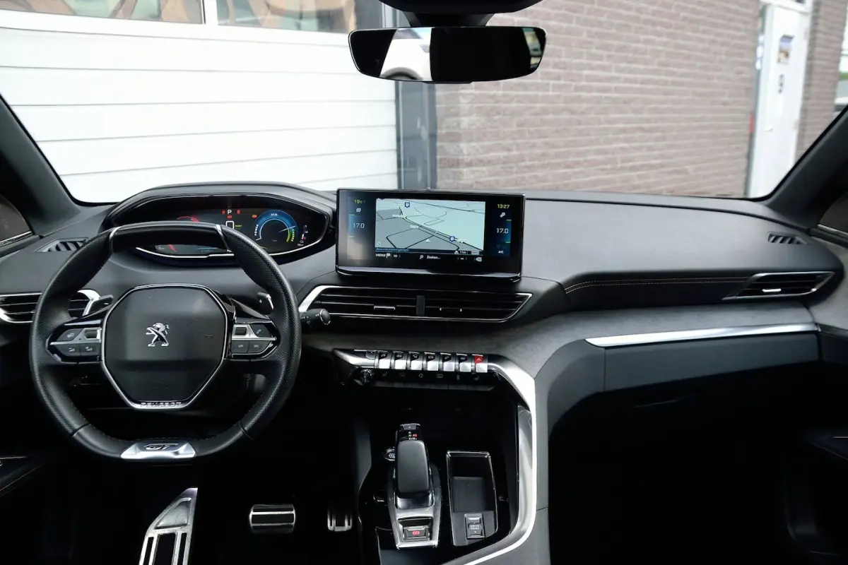 1.6 HYbrid 225 GT | Black Pack | Focal Audio | Stoelverwarming | 360 Camera