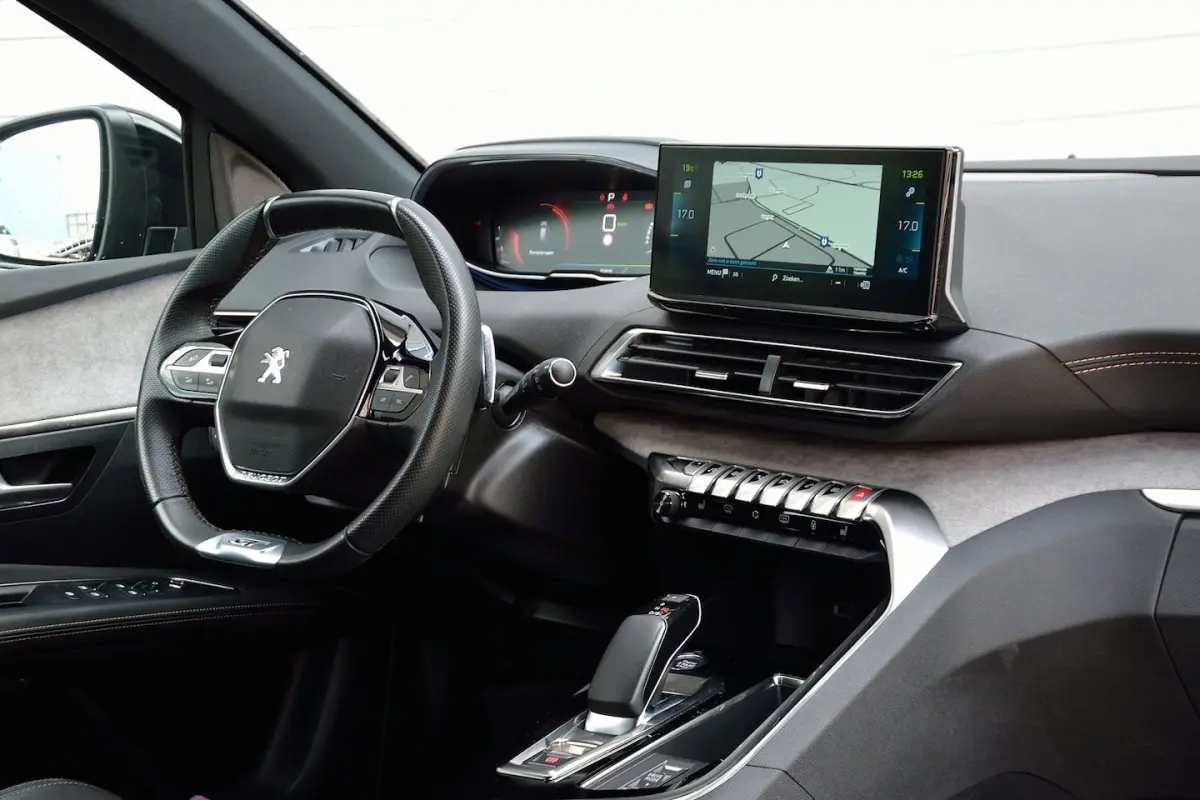 1.6 HYbrid 225 GT | Black Pack | Focal Audio | Stoelverwarming | 360 Camera